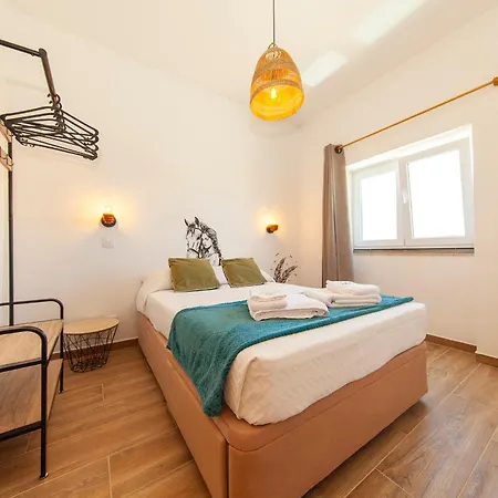 C01 - Trindade 3 Bed Flat In Appartement Lagos