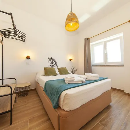 Апартаменты C01 - Trindade 3 Bed Flat In Лагуш