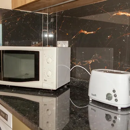 C01 - Trindade 3 Bed Flat In * Lagos