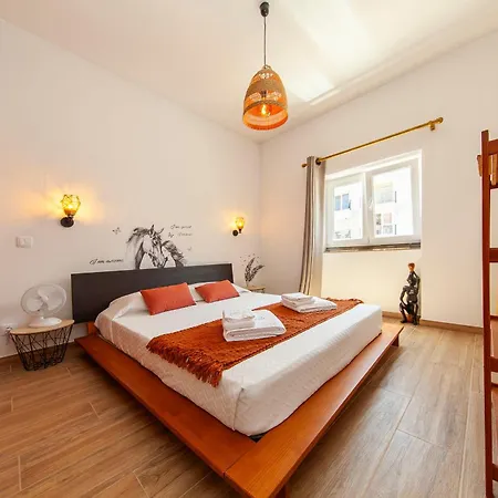 C01 - Trindade 3 Bed Flat In Appartement *