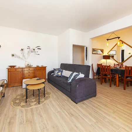 C01 - Trindade 3 Bed Flat In * Lagos