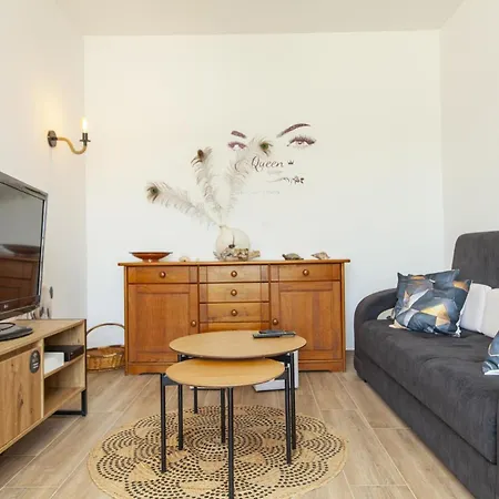 C01 - Trindade 3 Bed Flat In *