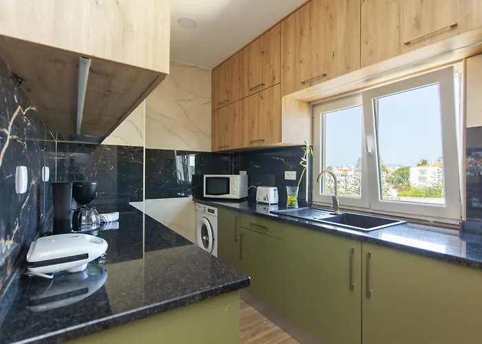 C01 - Trindade 3 Bed Flat In Lägenhet *