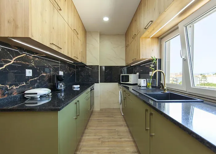 C01 - Trindade 3 Bed Flat In * Lagos