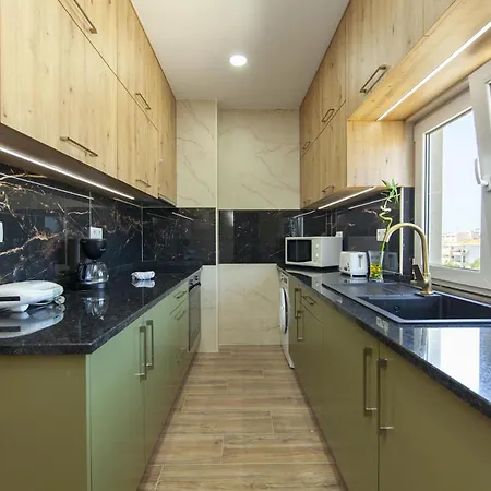 C01 - Trindade 3 Bed Flat In * Lagos